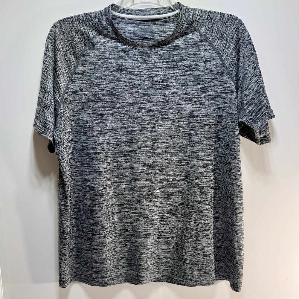 Under Armour HeatGear T-Shirt Men's Size Large Gray Loose Short Sleeve See Notes